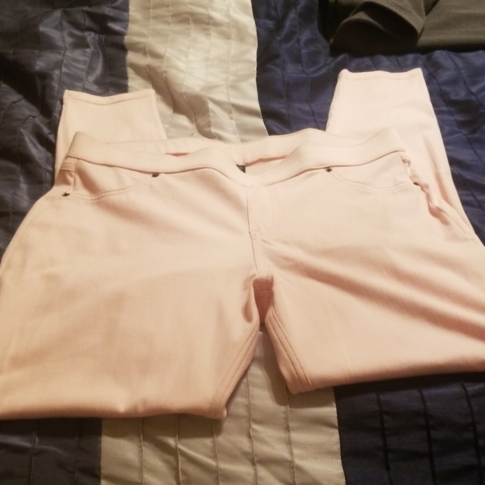 Light pink leggings